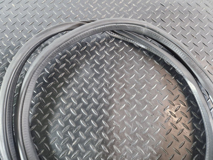 16-22 MERCEDES BENZ X253 REAR DOOR RUBBER SEAL FITS LEFT & RIGHT A1566920176
