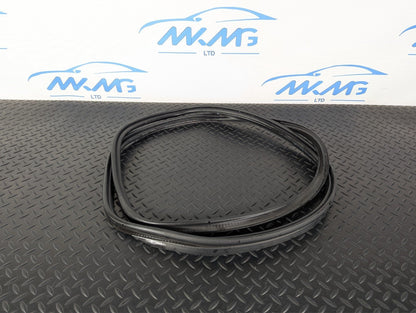 16-19 AUDI A4 B9 SALOON GENUINE OEM TAILGATE BOOT RUBBER SEAL 8W5827705D