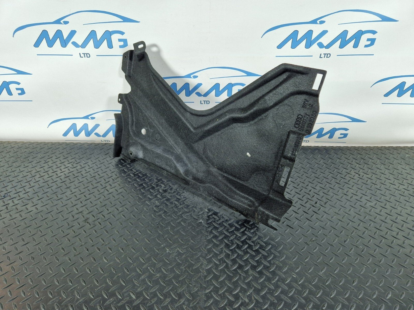 Audi A6 C7 Right Rear Bumper Under Tray 4G0825216A