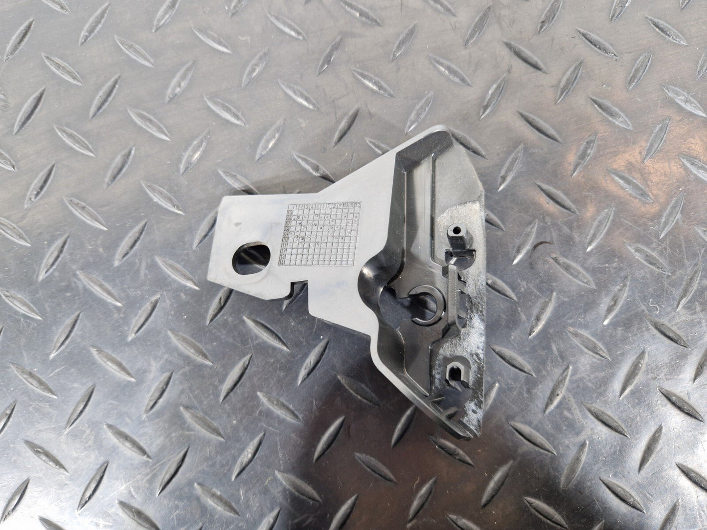 06-17 MERCEDES BENZ SPRINTER W906 FRONT LEFT SIDE BUMPER HOLDER BRACKET