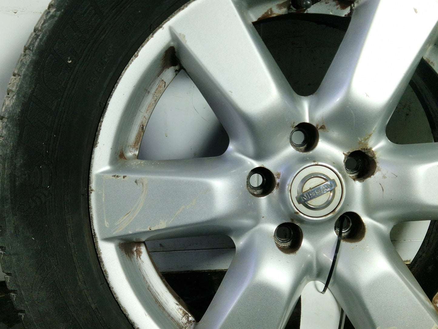 Nissan X-Trail MK2 (T31) 17" Alloy Wheel with Tyre 215/60/17 ~4mm