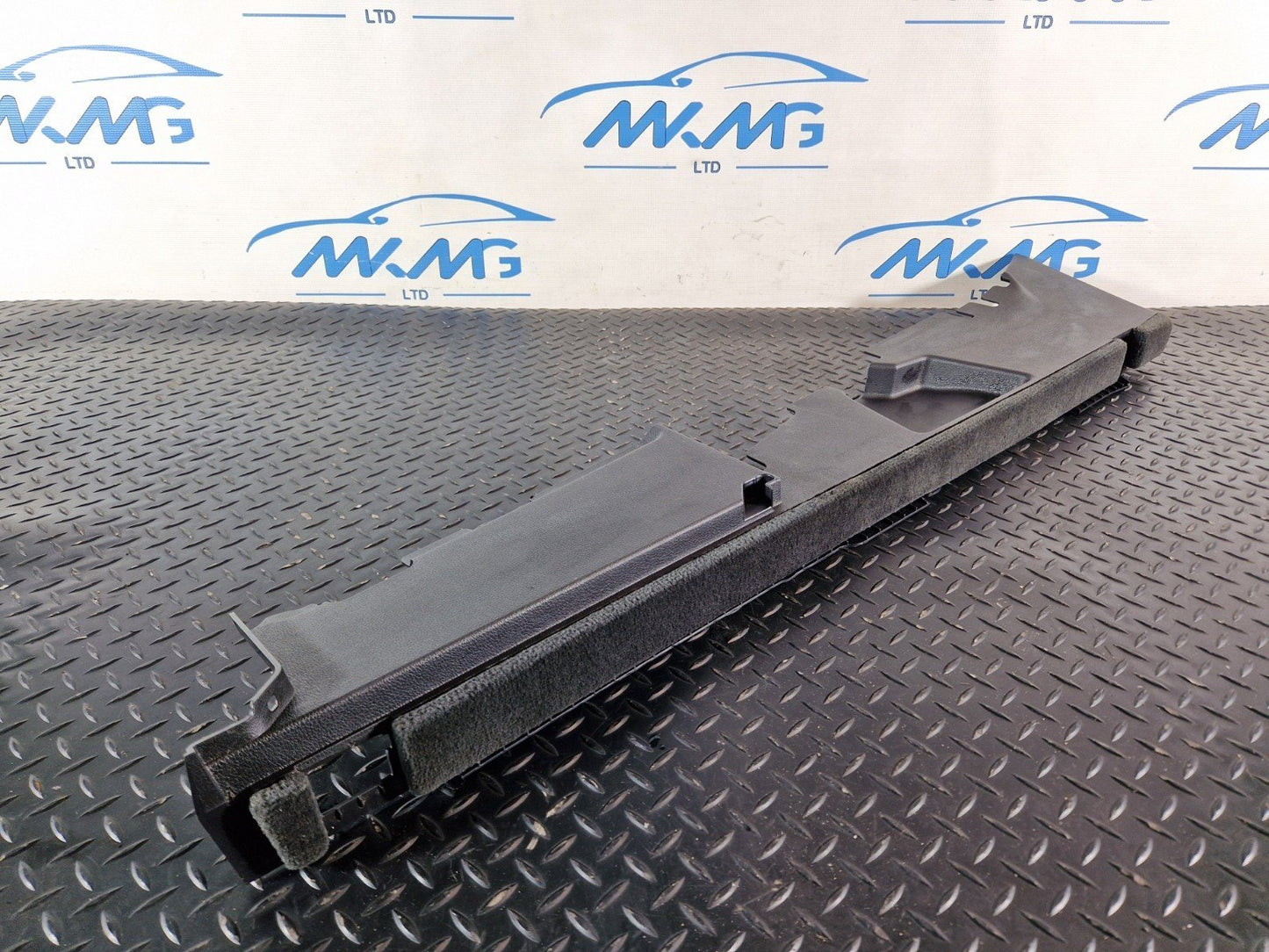 16-20 AUDI Q7 4M GENUINE RIGHT O/S DRIVER SIDE BOOT LINER TRIM 4M0863528F