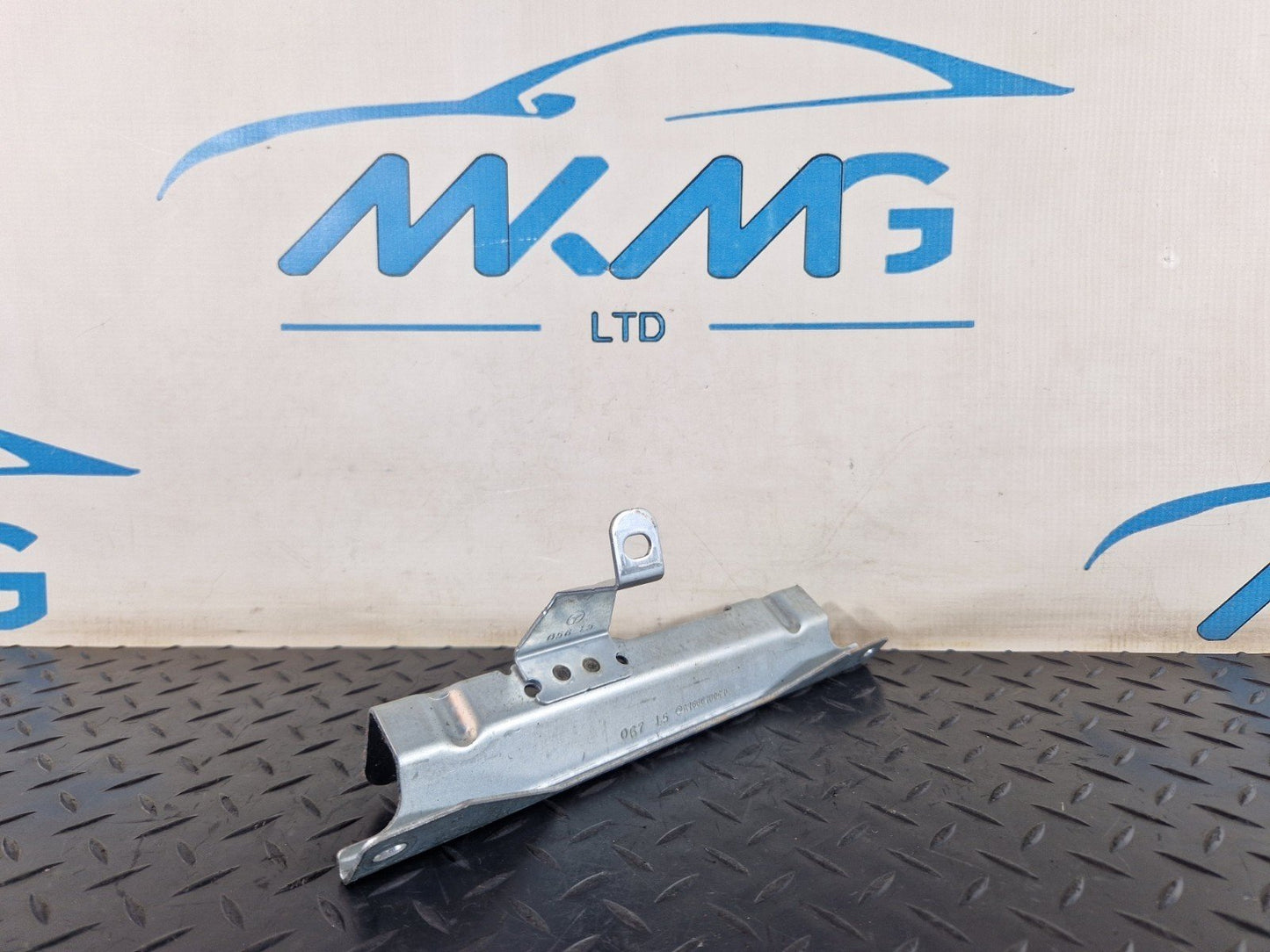 11-19 MERCEDES BENZ ML W166 REAR RIGHT O/S/R ROOF HANDLE BRACKET A1668100414