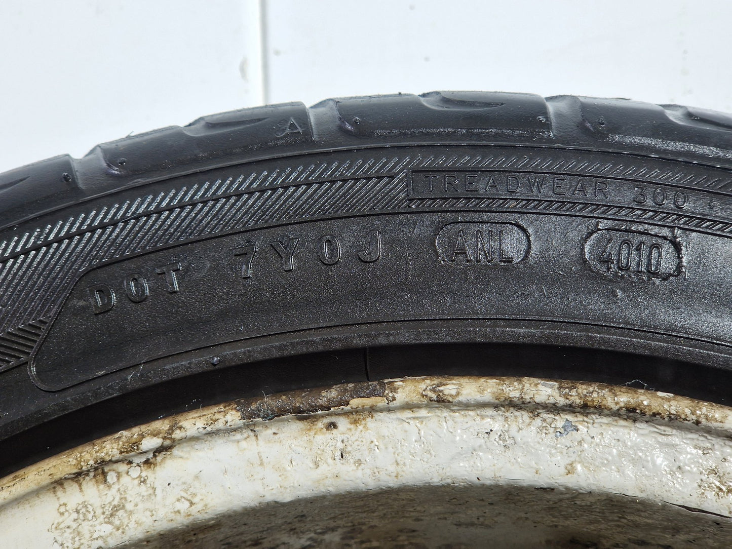 Volvo S60 MK1 17" Alloy Wheel with Tyre 225/45/17 ~4mm 8623719