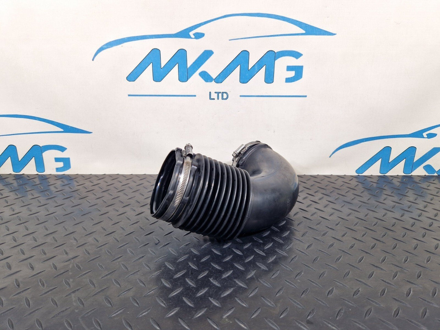 14-23 MERCEDES BENZ VITO W447 2.1d GENUINE AIR INTAKE PIPE 70548449