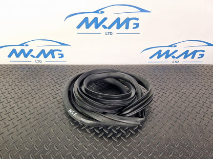 14-21 MERCEDES BENZ C220d W205 FRONT DOOR LEFT SIDE RUBBER SEAL A2056970051