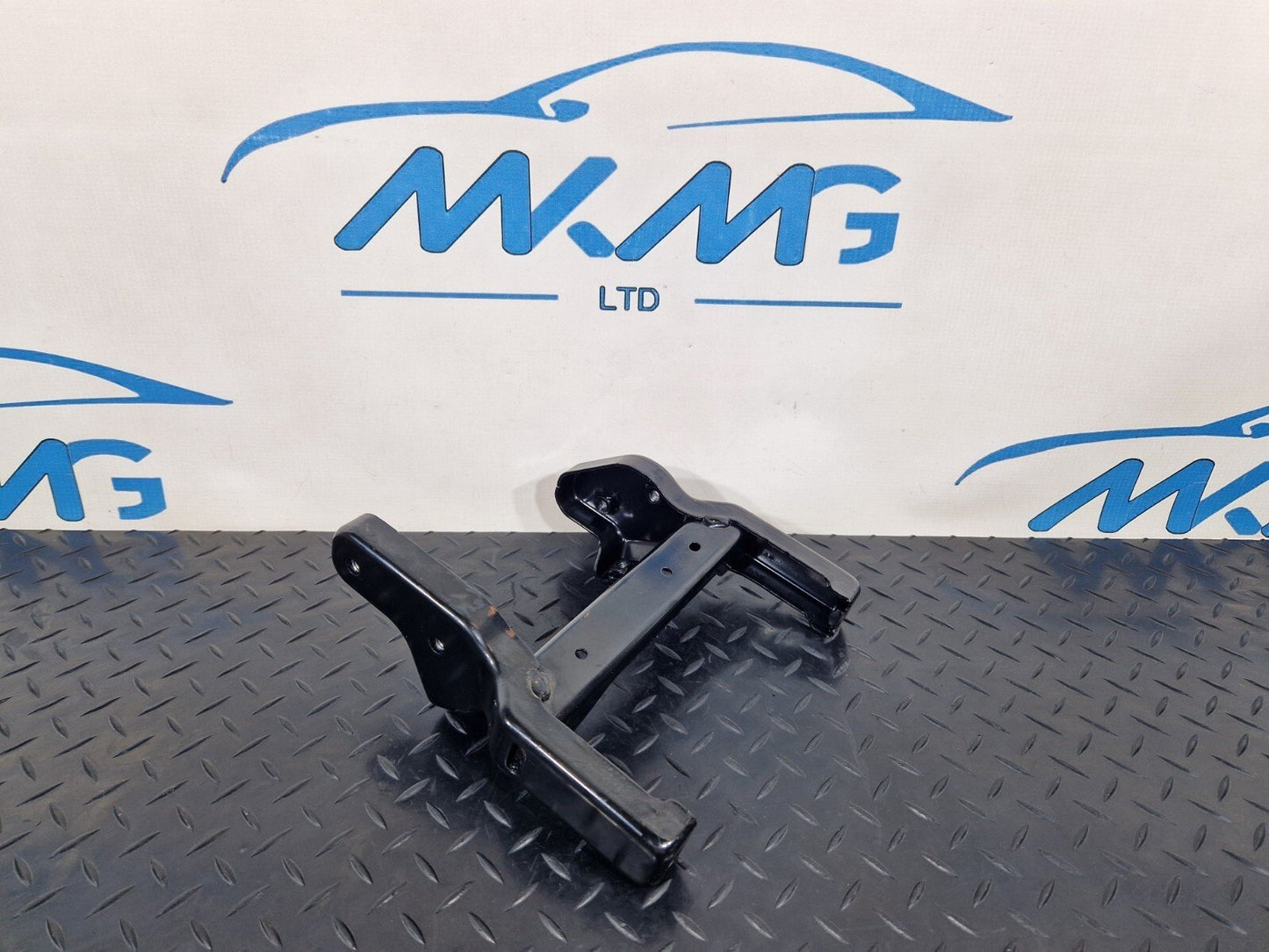 10-18 AUDI A7 4G S-LINE GENUINE OEM STEERING MECHANISM BRACKET 8K2419250C
