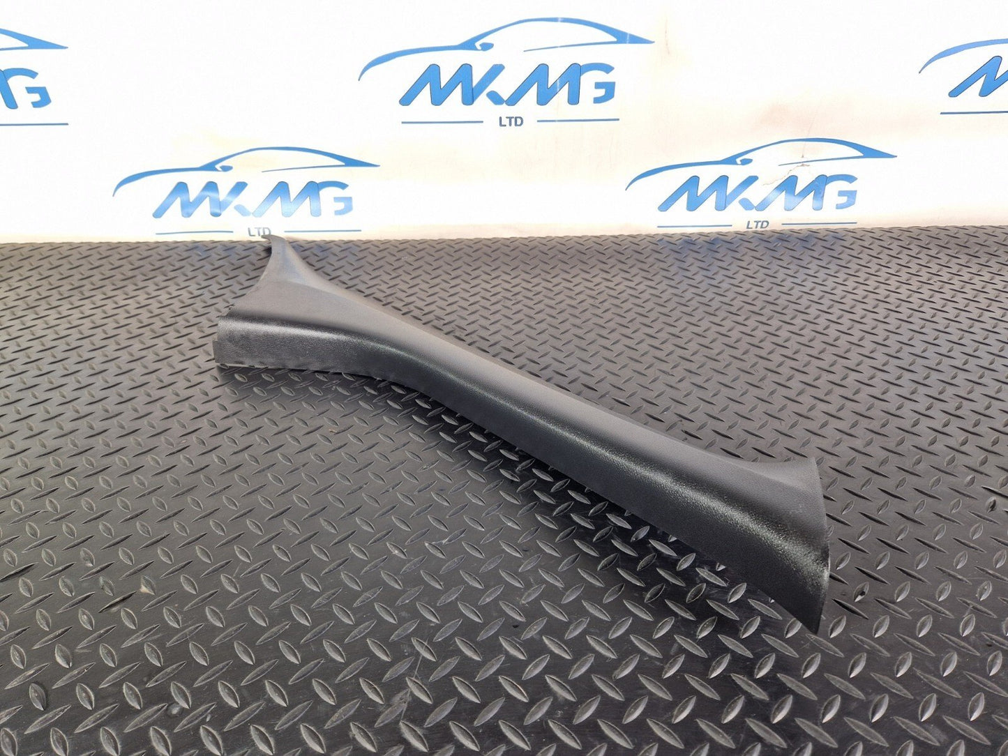 18-ON MERCEDES BENZ SPRINTER W907 W910 FRONT RIGHT A-PILLAR COVER A9076901200