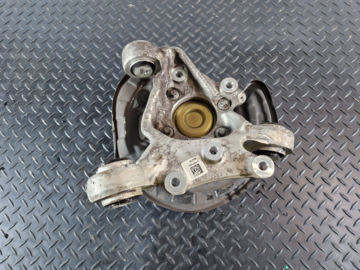 19-ON MERCEDES B CLASS W247 REAR LEFT N/S WHEEL CARRIER HUB KNUCKLE A2473570300