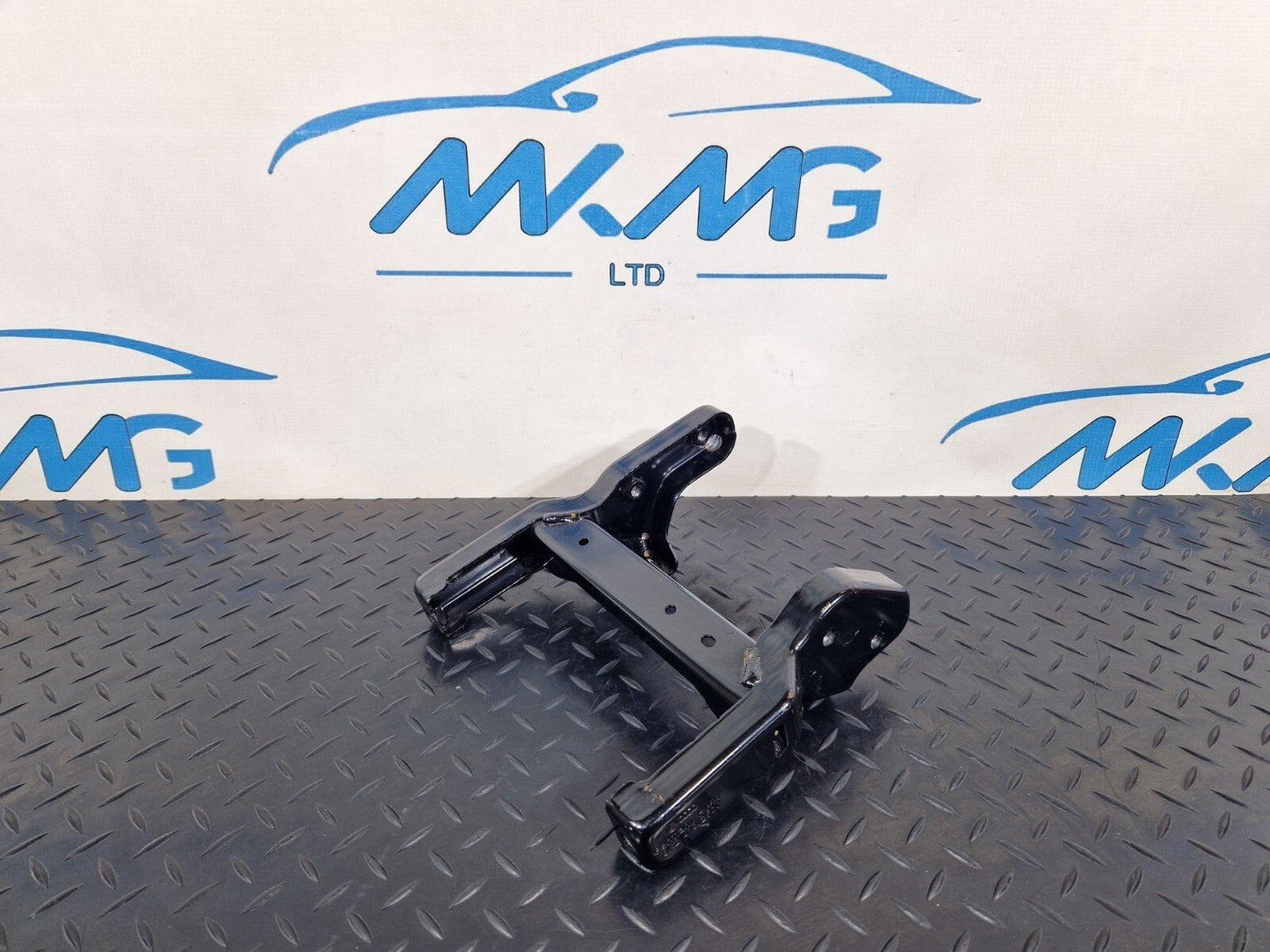 10-18 AUDI A7 4G S-LINE OEM STEERING COLUMN MOUNTING BRACKET 8K2419250