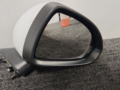 Vauxhall Corsa MK3 (D)(4400) Hatchback Front Right Door Wing Mirror in White GFO