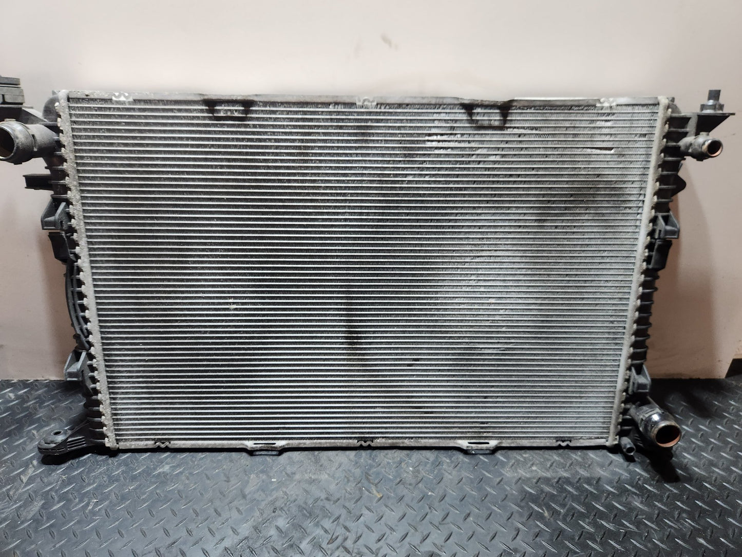 Audi A6 C7 Genuine Water Coolant Cooling Radiator 8K0121251H