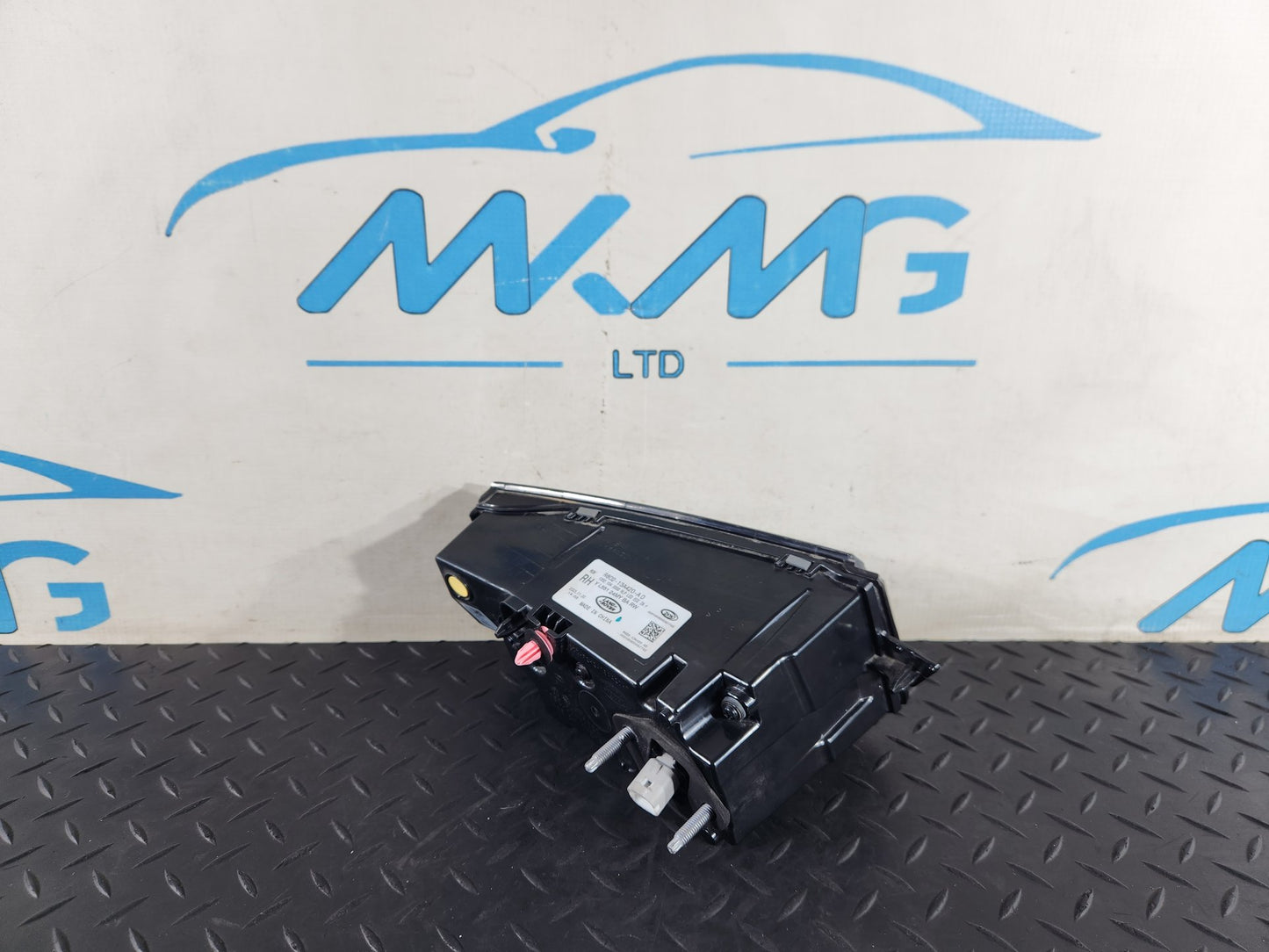 2019 - 2025 Range Rover Evoque L551 Rear Right O/S Tailgate Light R8D2-13A420-AD