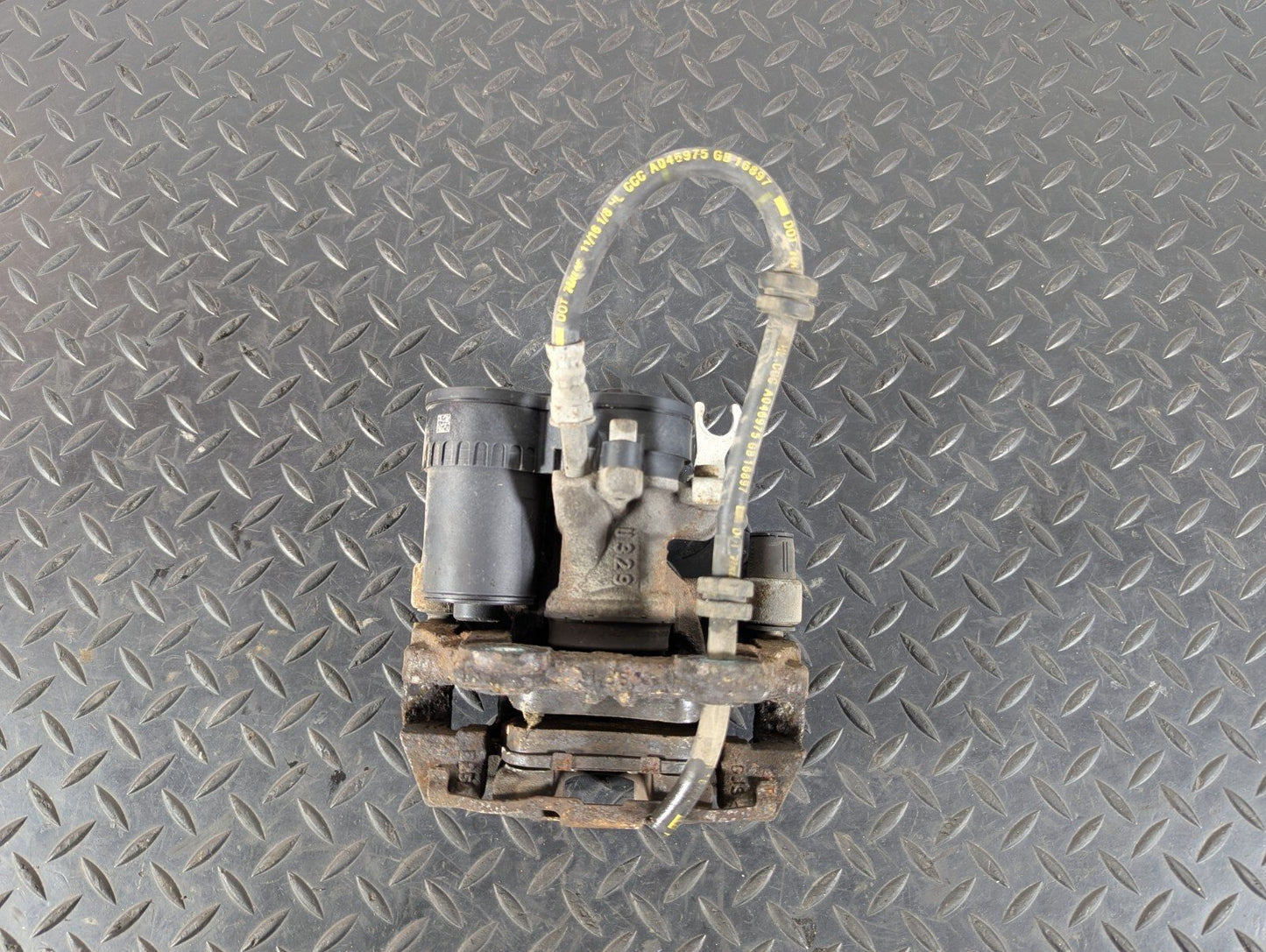 14-21 BMW 2 SERIES GRAN TOURER F46 GENUINE REAR LEFT SIDE BRAKE CALIPER 6798957