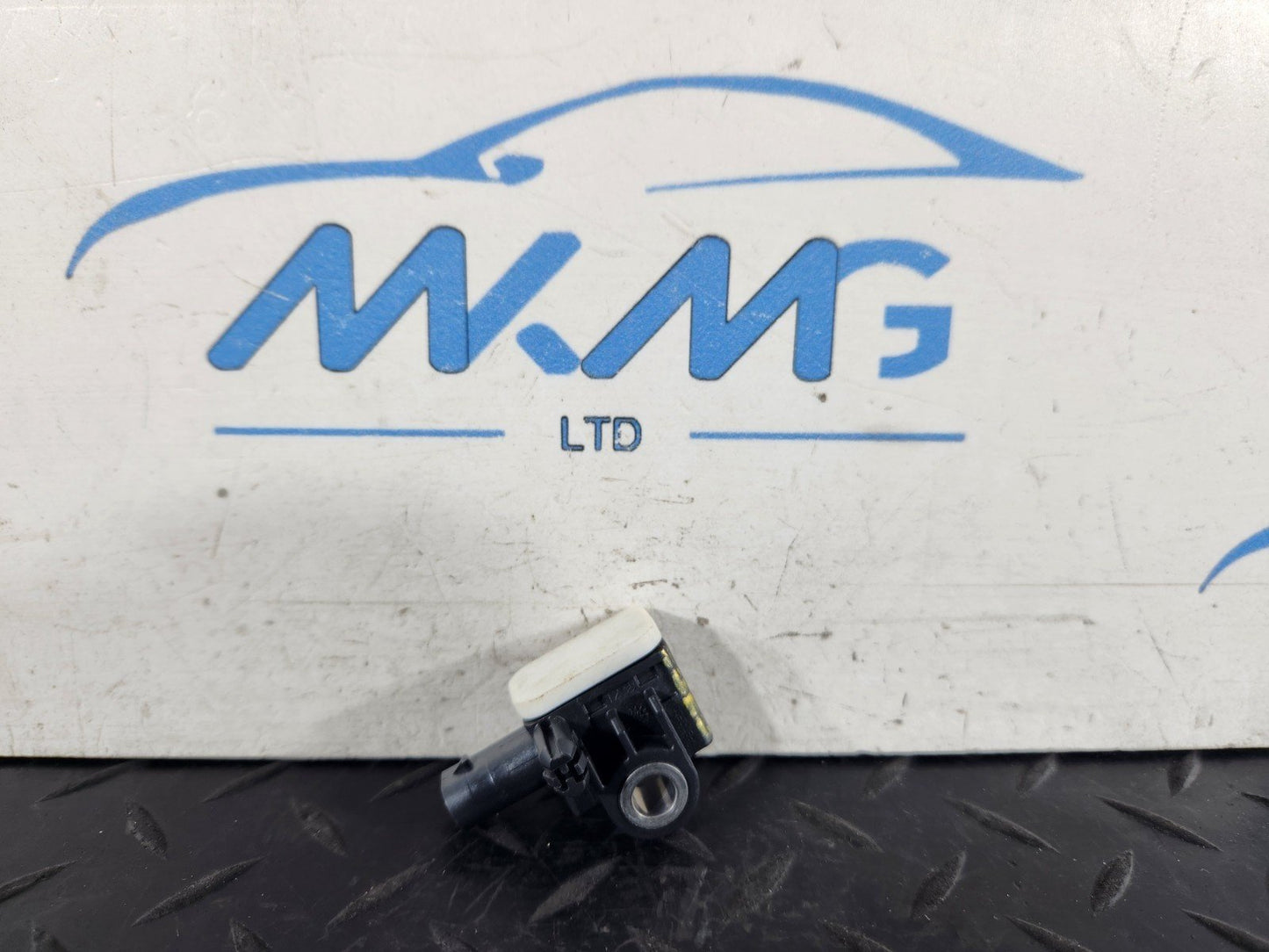 MERCEDES A B CLA GLE W166 W176 W247 OEM CRASH IMPACT CONTROL SENSORS A1668210151