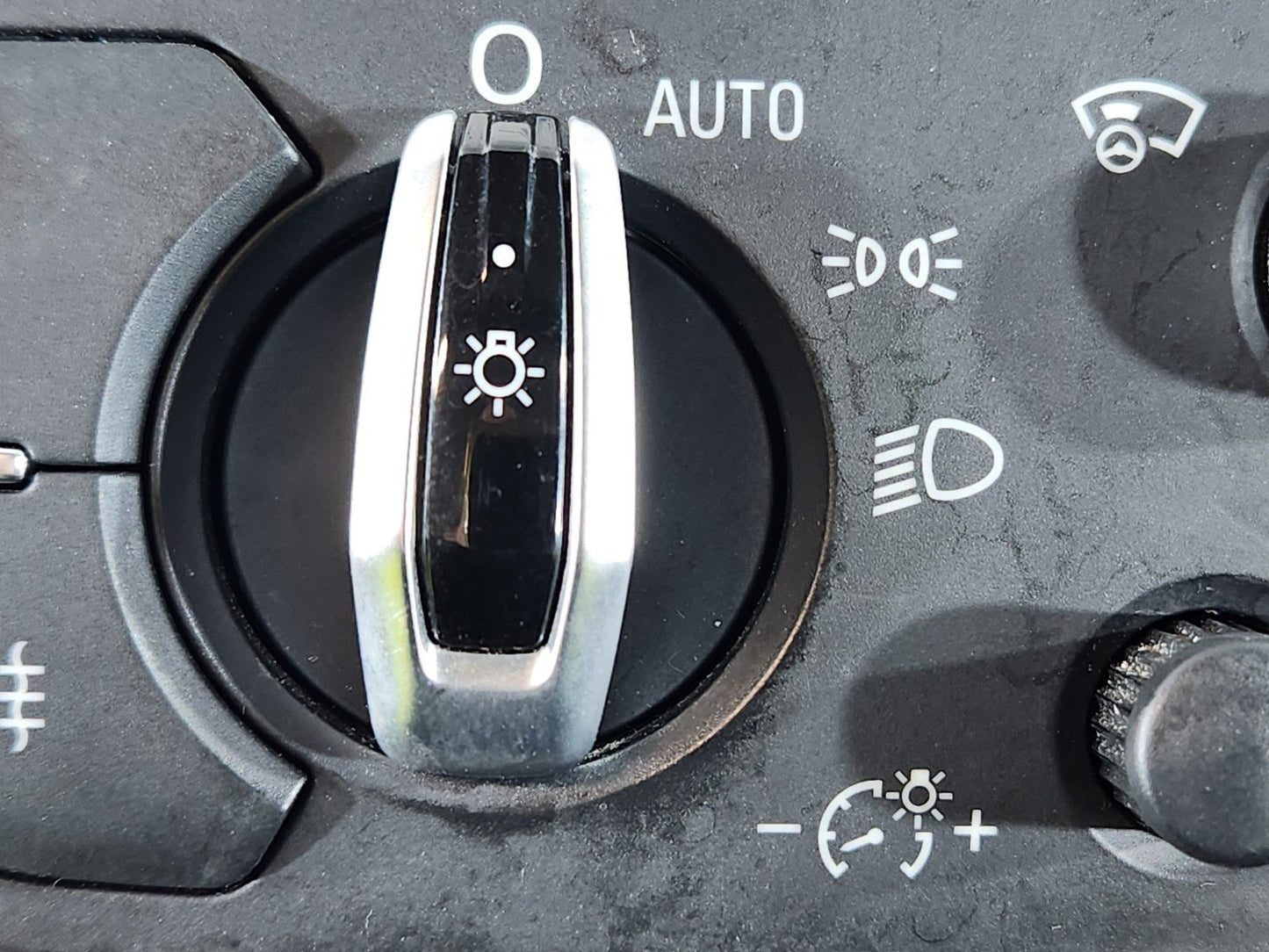 16-20 AUDI Q7 4M MULTI-SWITCH FOR SIDE LIGHTS AND DRIVING LIGHTS 4M0941531P