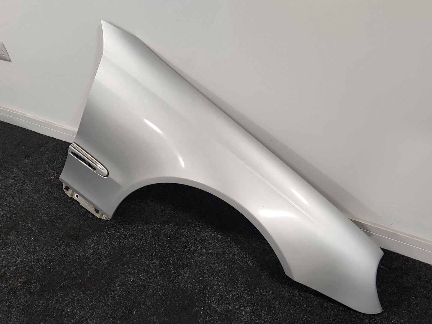 Mercedes CLK-Class C209 Convertible Front Right O/S Wing Fender Panel in Silver