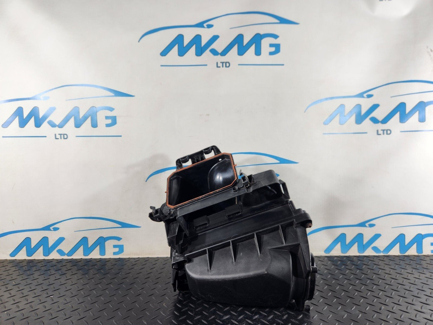 Mercedes B Class W246 Air Filter Box Housing A2700940004