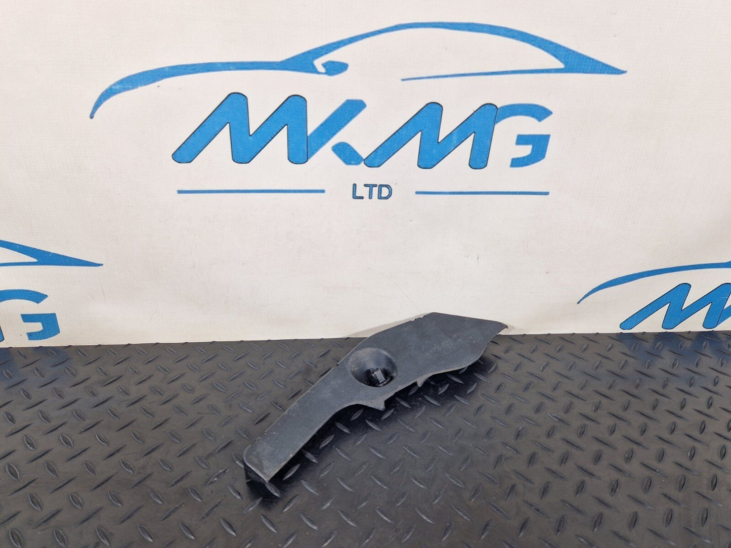 16-19 AUDI A4 B9 REAR RIGHT O/S UNDERBODY SPLASH GUARD SHIELD COVER 8W0825214