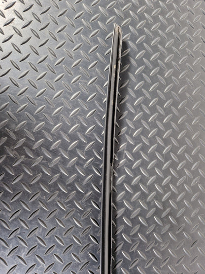 10-18 AUDI A7 4G S-LINE WINDSCREEN SIDE TRIM COVER MOULDING RIGHT 4G8854328