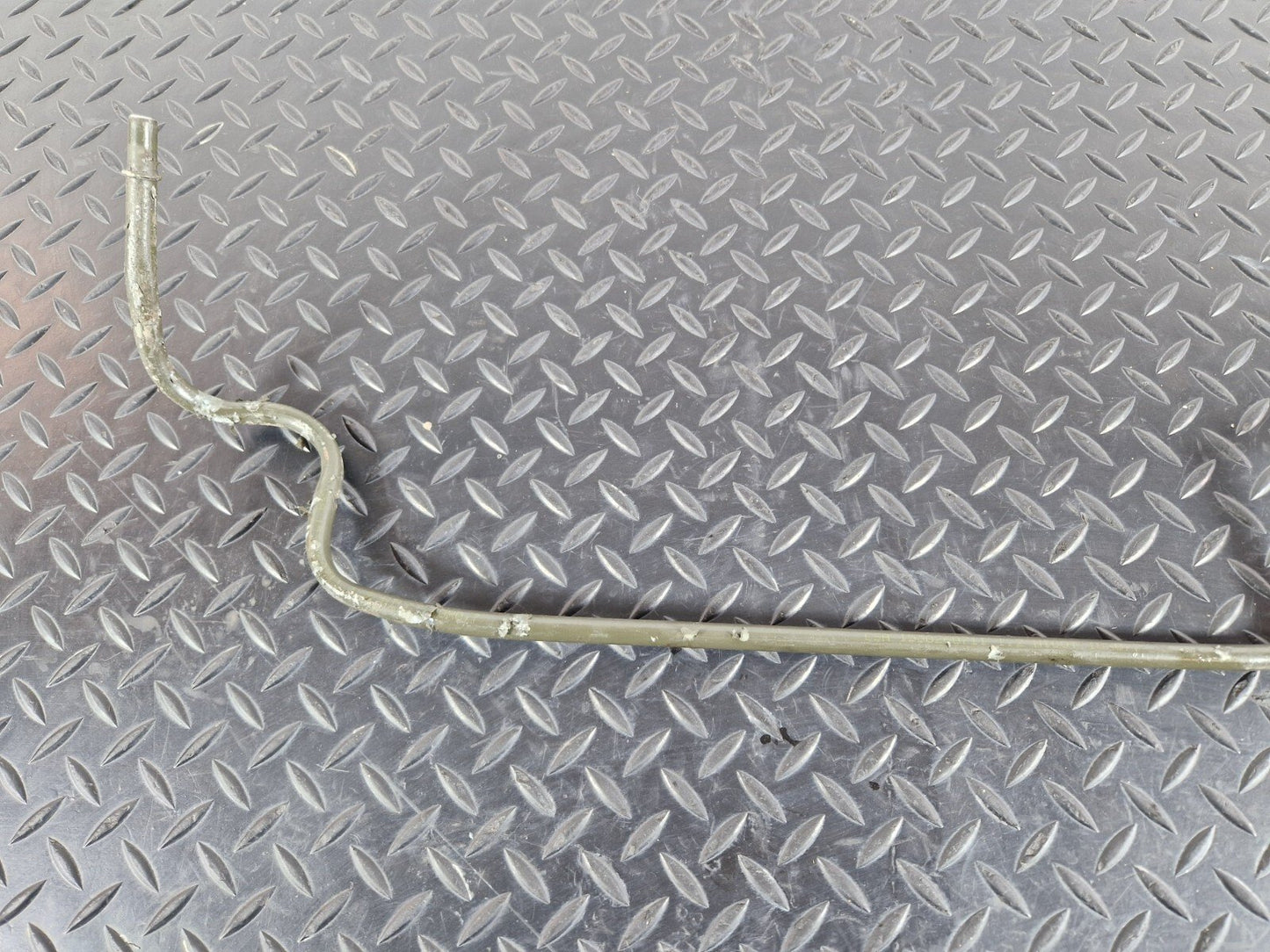 06-17 MERCEDES BENZ SPRINTER W906 OEM FUEL FEED LINE A9064766101