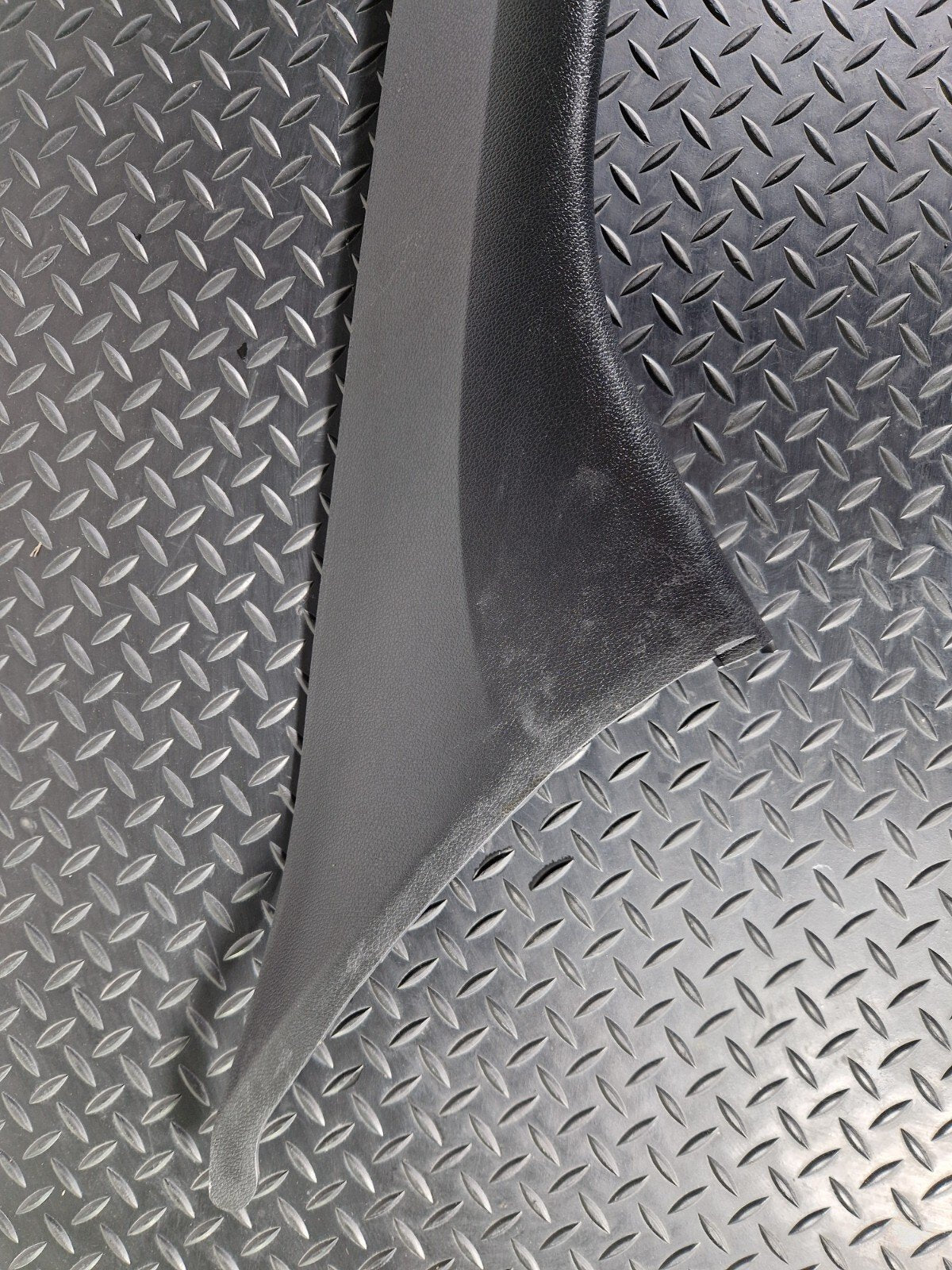 18-ON MERCEDES BENZ SPRINTER W907 W910 FRONT RIGHT A-PILLAR COVER A9076901200