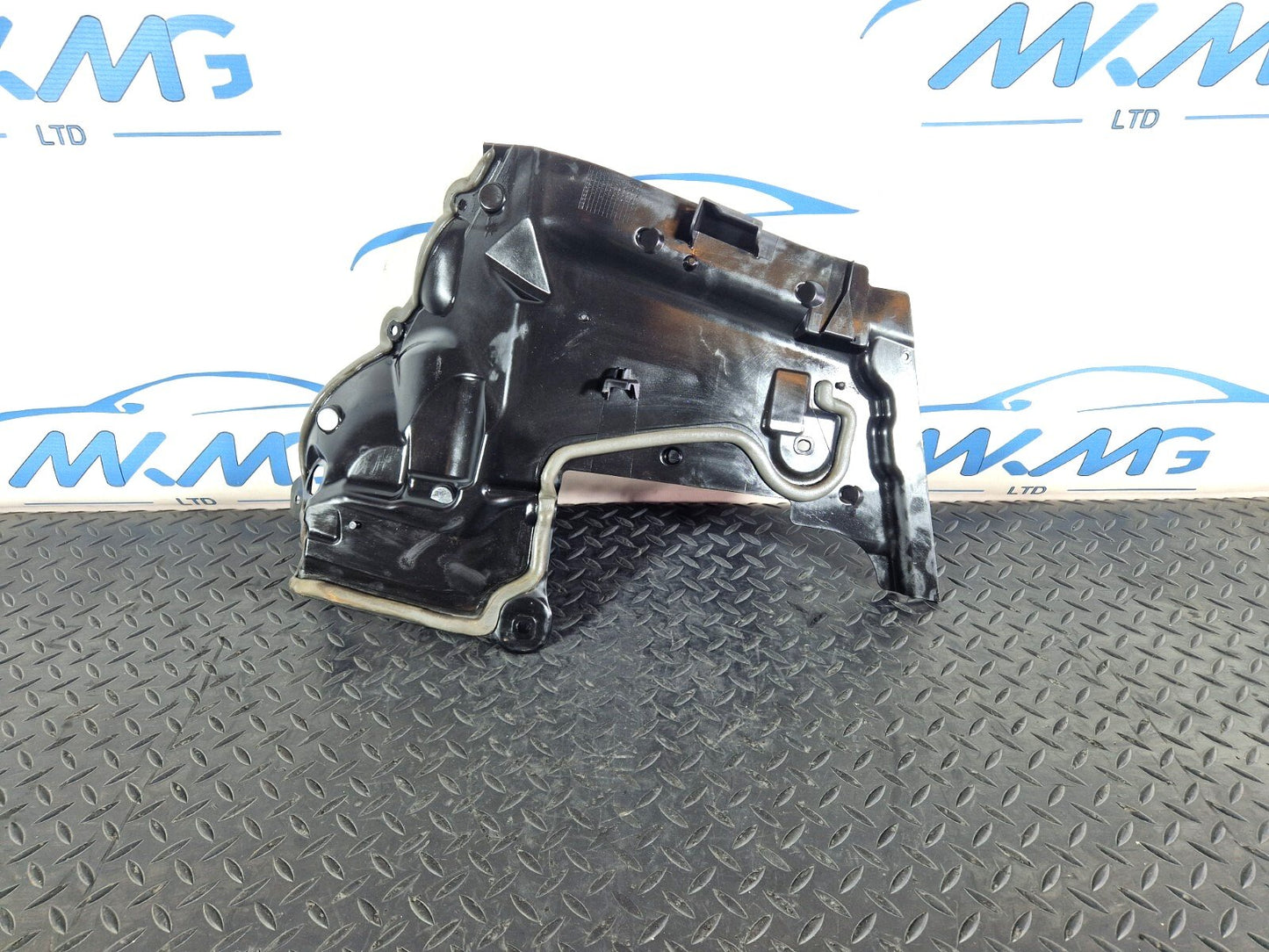 14-21 MERCEDES C300h W205 RIGHT ENGINE COMPARTMENT PARTITION WALL A2056205701