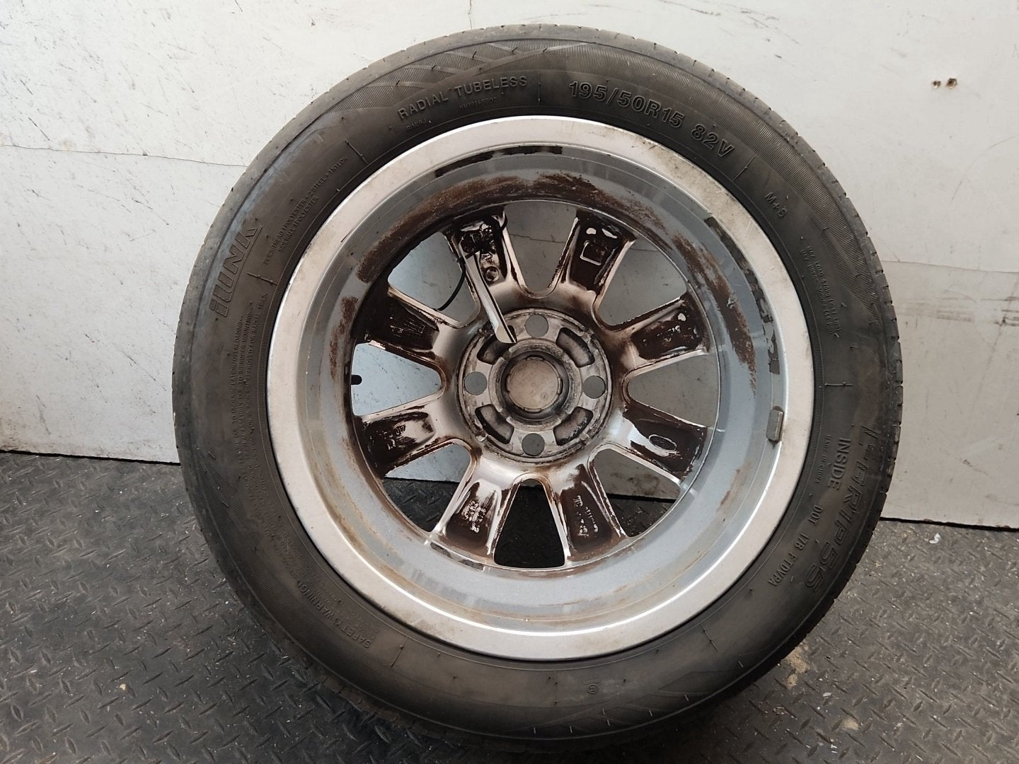 2009 Ford Fiesta MK7 (B299) 15" Alloy Wheel with Tyre 195/50/15 ~5mm 8V211007GA