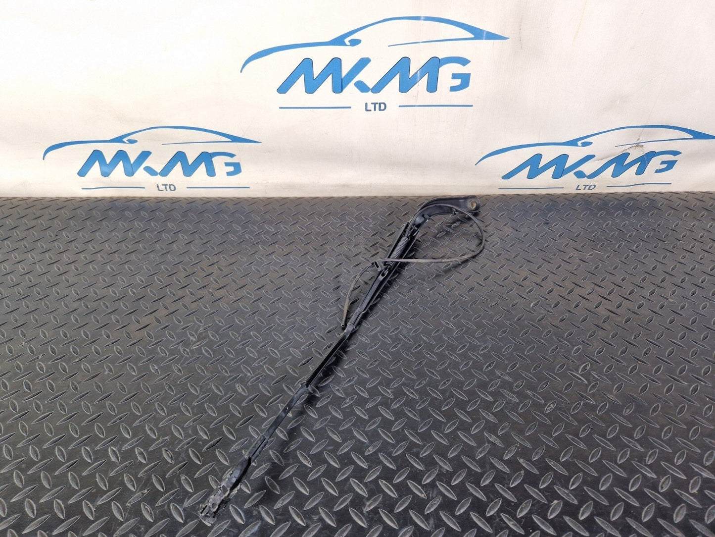 18-ON MERCEDES BENZ SPRINTER W907 WIPER ARM LEFT SIDE N/S A9108203500