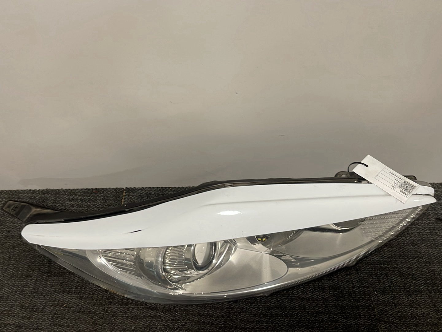 Ford Fiesta MK7 Hatchback Genuine Front Right O/S Driver Headlight 254182-00R
