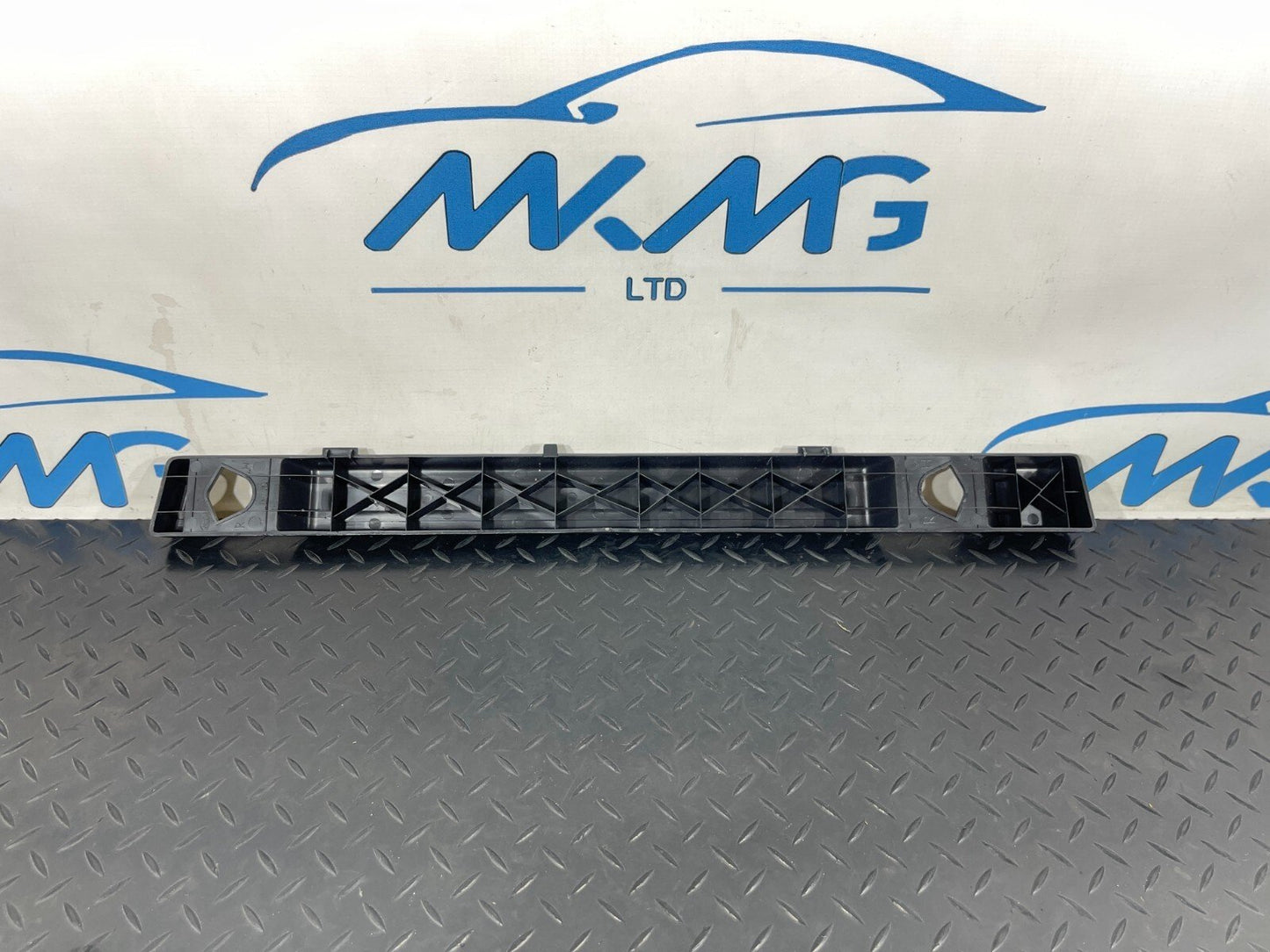 2019-ON  LAND ROVER DISCOVERY L550 O/S DRIVER SIDE BOOT TRIM FK7246066B