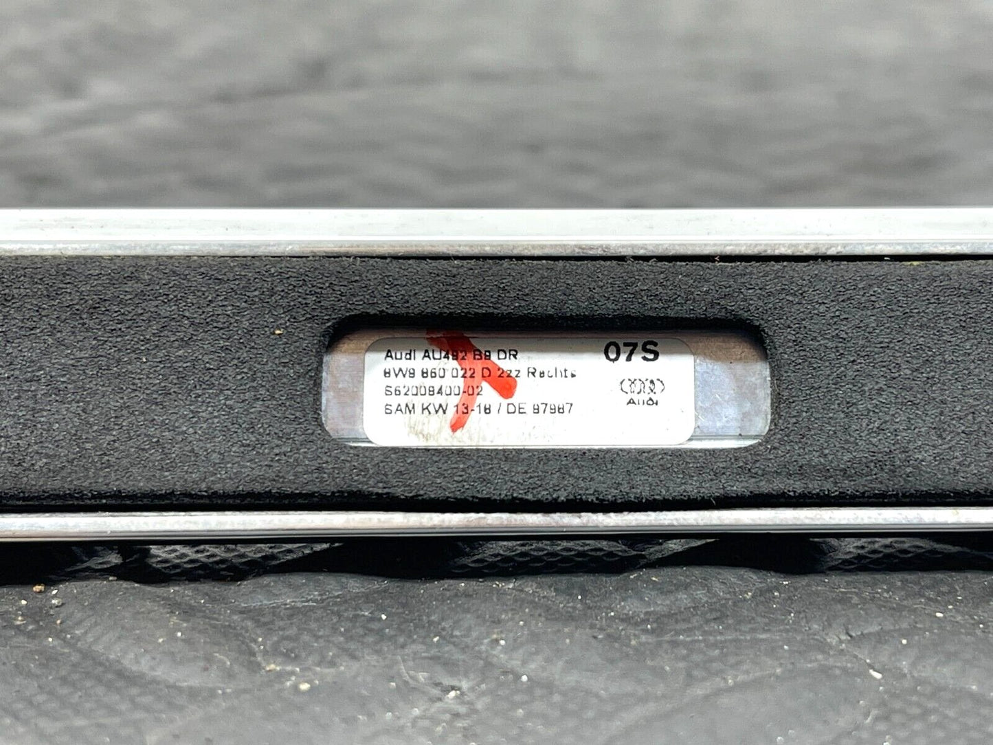 16-19 AUDI A4 B9 AVAN ROOF RAIL PAIR ESTATE CHROME DRIVER SIDE 8W8860022