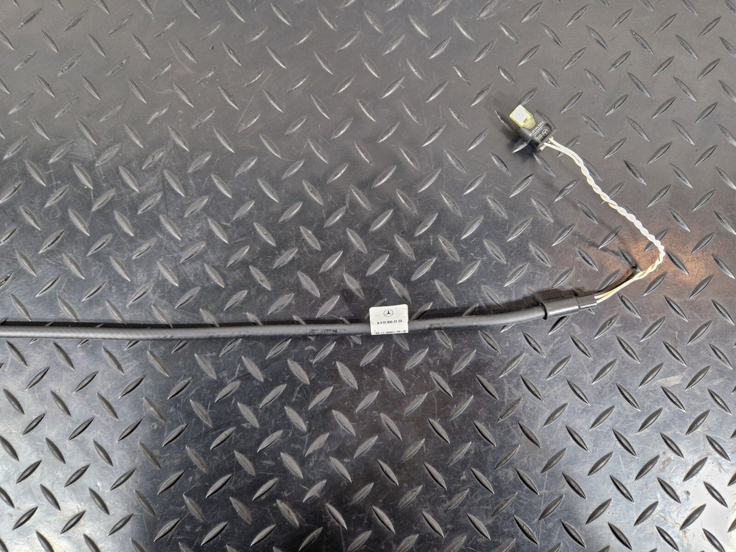 19-ON MERCEDES BENZ B CLASS W247 REAR TAILGATE BOOT SENSOR A2139052403
