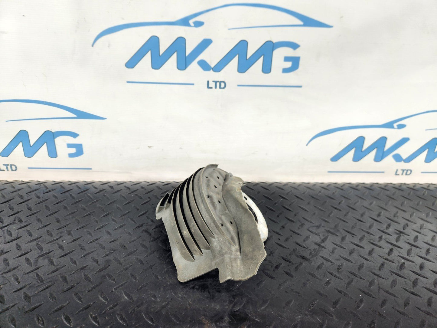 12-18 AUDI A6 C7 GENUINE REAR RIGHT SPRING RUBBER COVER GUARD 8R0511540C