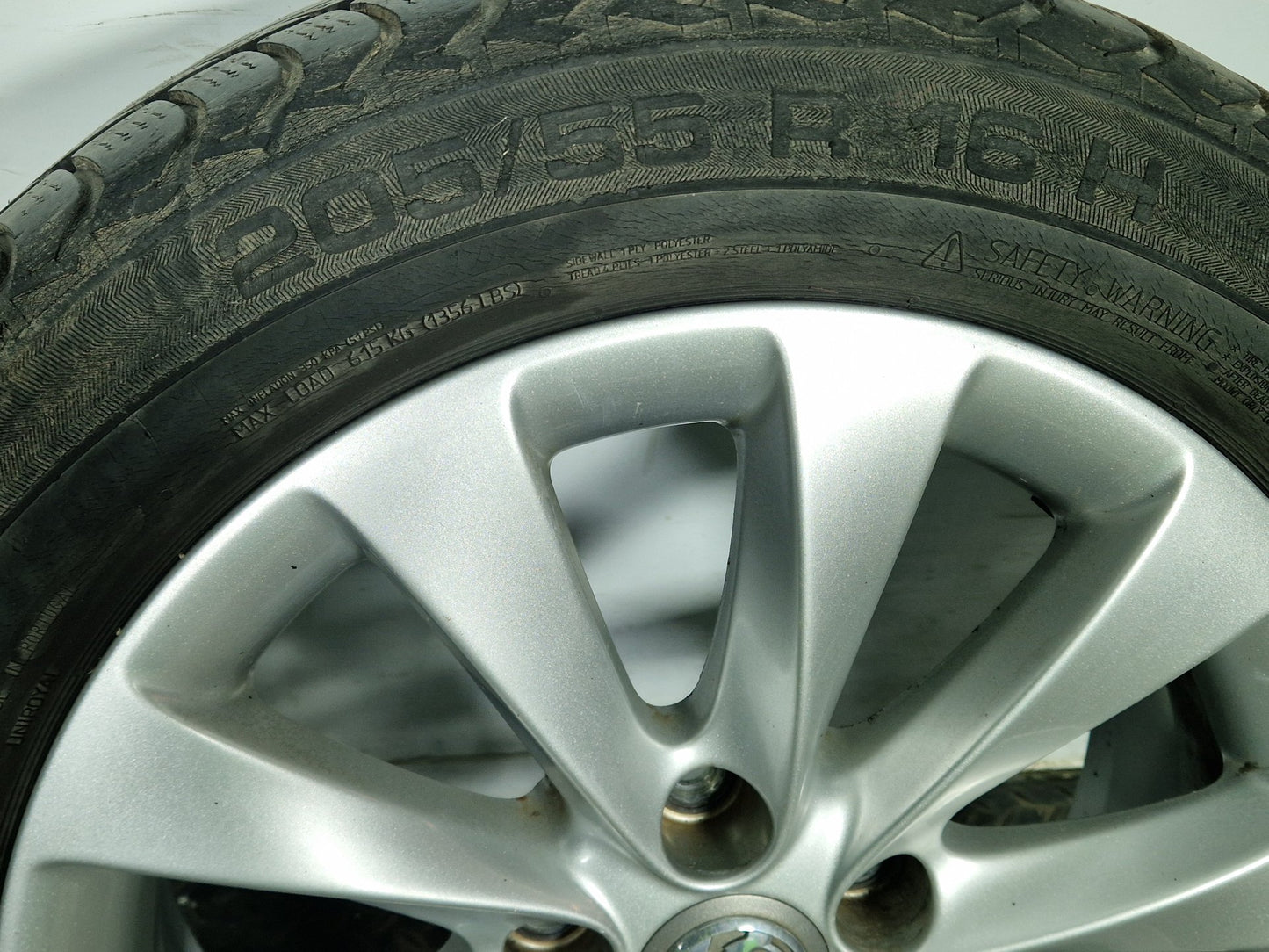 Vauxhall Meriva MK2 16" Alloy Wheel with Tyre 3mm 205/55/16