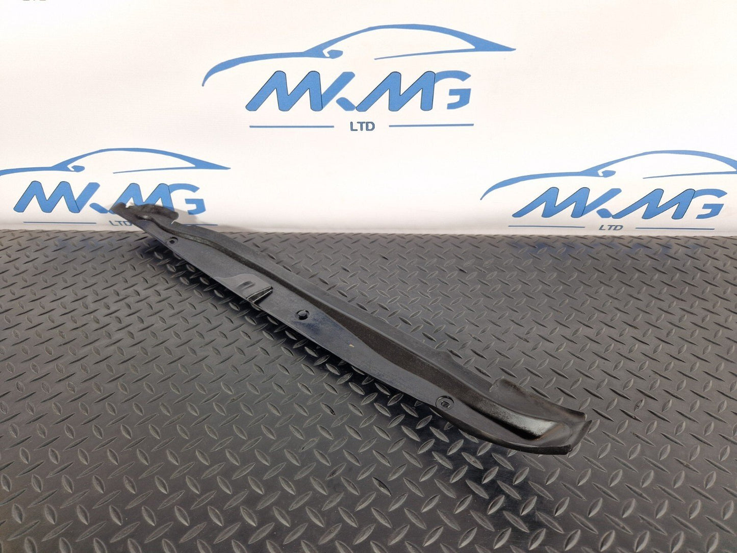 19-ON MERCEDES BENZ B CLASS W247 OEM FRONT RIGHT FENDER GAP COVER A2478890500