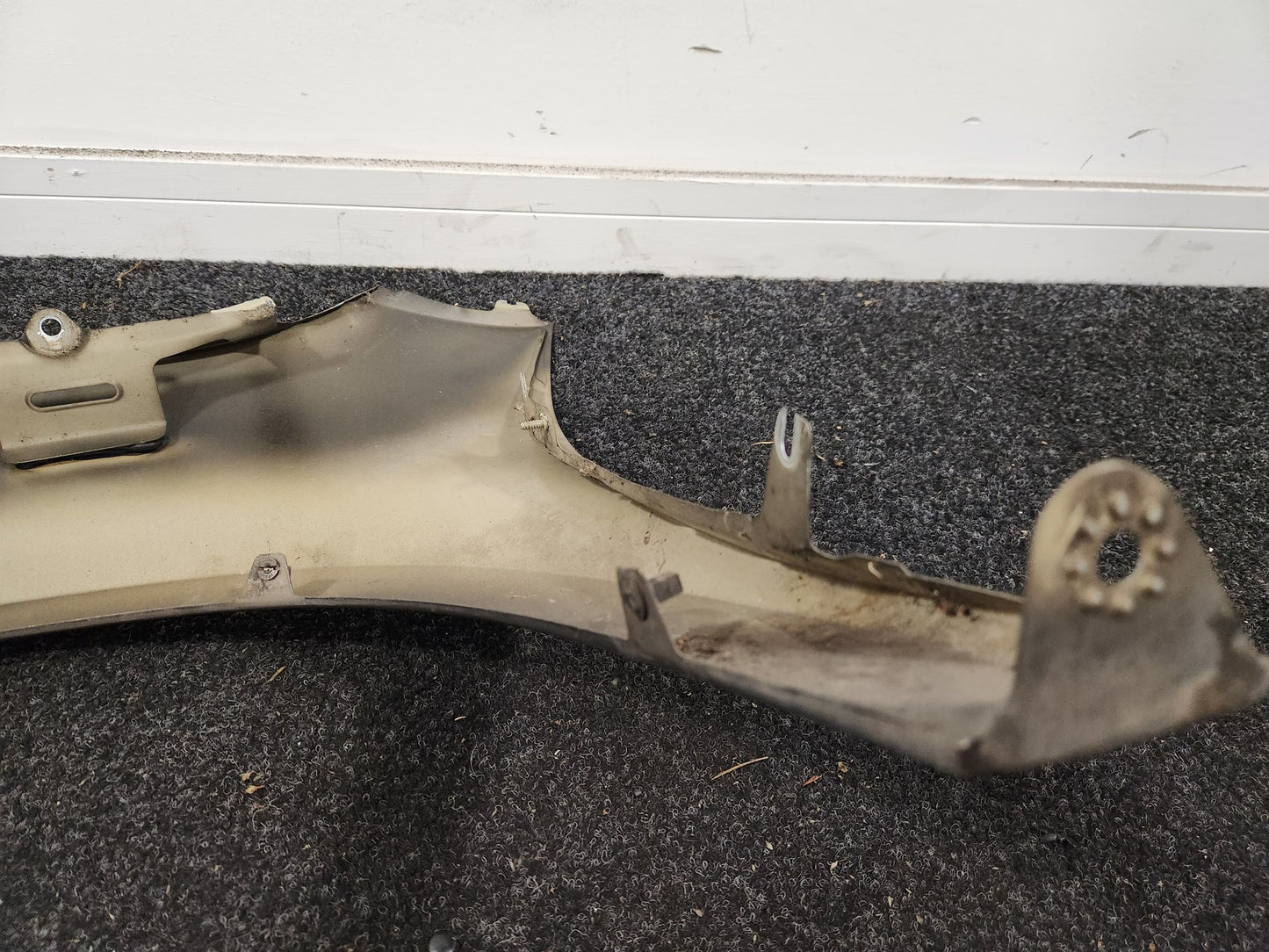 Skoda Yeti MK1- 5L SUV Front Right O/S Driver Wing Fender Panel in Brown 1M/ F8N
