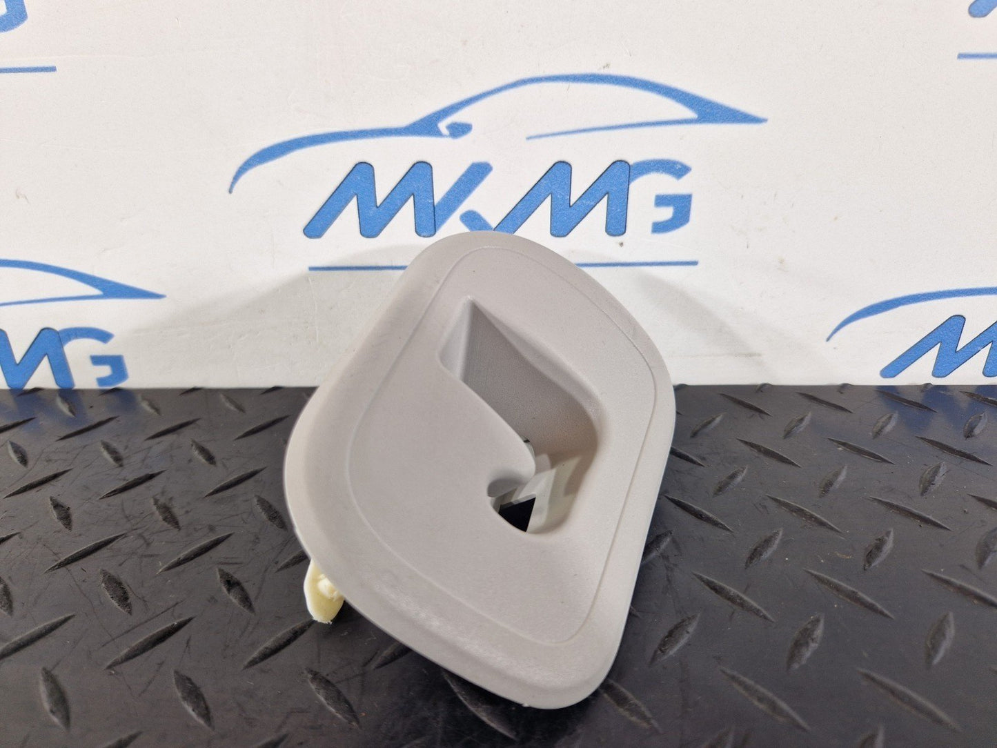 11-19 MERCEDES BENZ ML W166 GENUINE REAR LEFT N/S CLOTHES HANGER A1668100531