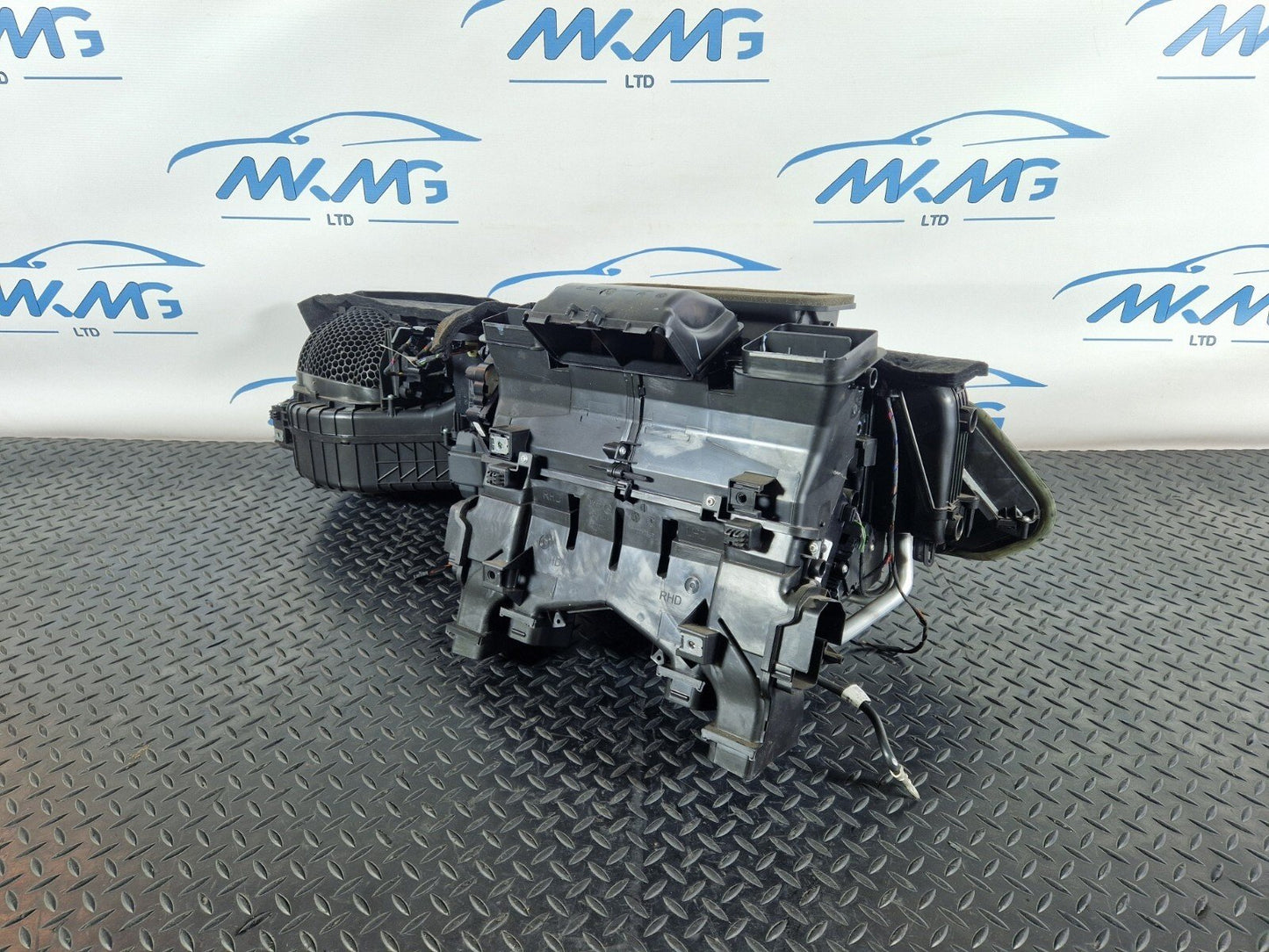 14-21 MERCEDES BENZ C300h W205 GENUINE HEATER MATRIX/RADIATOR/CORE A2229004015