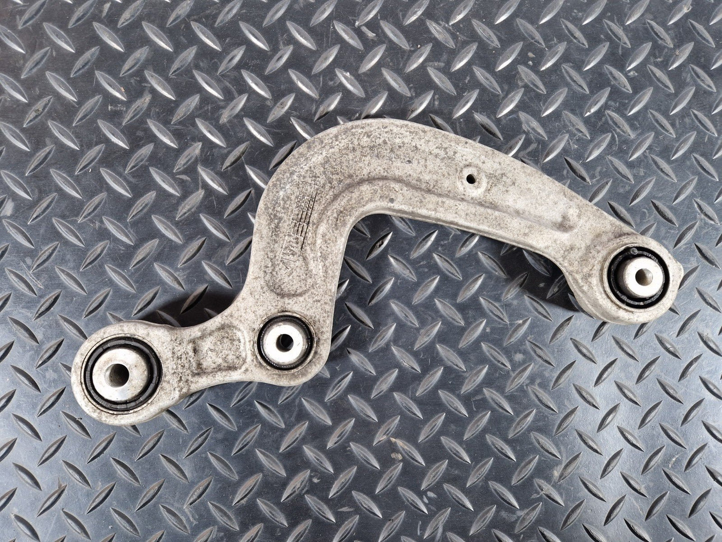 GENUINE AUDI A4 B9 A5 S5 F5 REAR LEFT OR RIGHT CONTROL ARM 8W0505361E