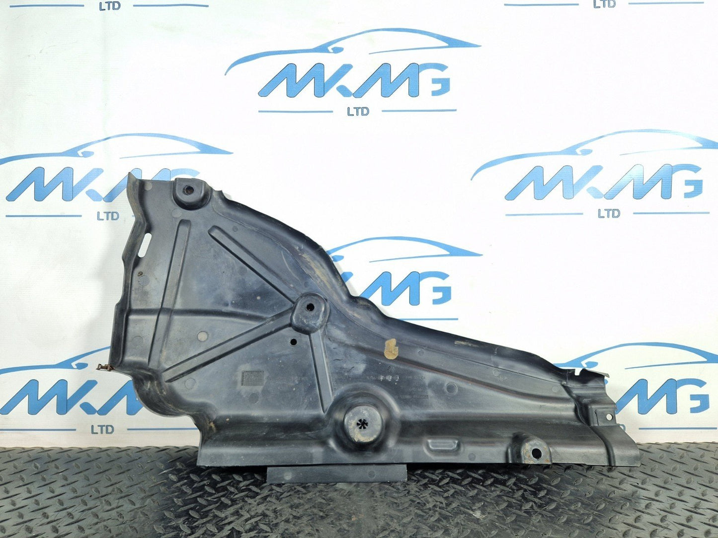 16-19 MERCEDES BENZ GLE W166 OEM REAR RIGHT UNDERTRAY SPLASH GUARD A1666809607