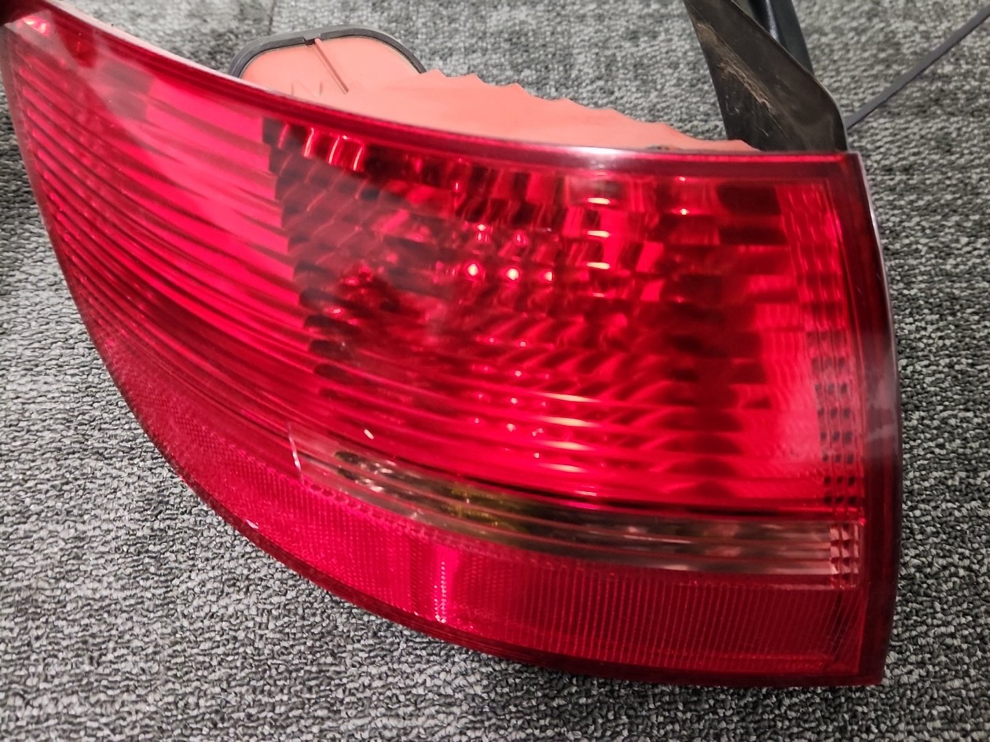 2005 Audi A6 Quattro MK3 (4F) (C6) Genuine Rear Left Outer Tail Light 4F9945095