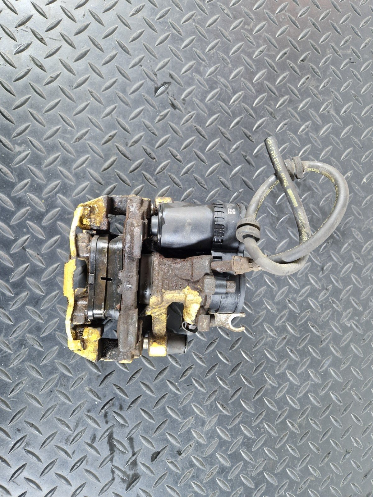 16-22 BMW X1 F48 GENUINE OEM REAR LEFT PASSENGER SIDE N/S BRAKE CALIPER 6798957