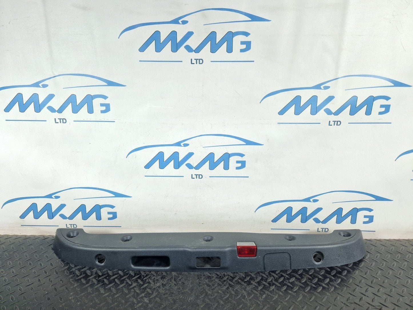 19-ON MERCEDES BENZ A CLASS EQ W177 SALOON BOOT LOCK TRIM COVER A1777501100