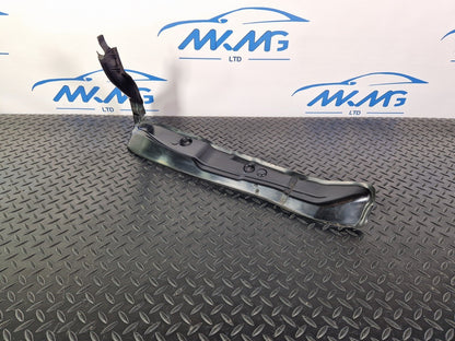 15-18 AUDI A7 4G FRONT RIGHT WING FENDER END SEAL PLATE 4G8821112A