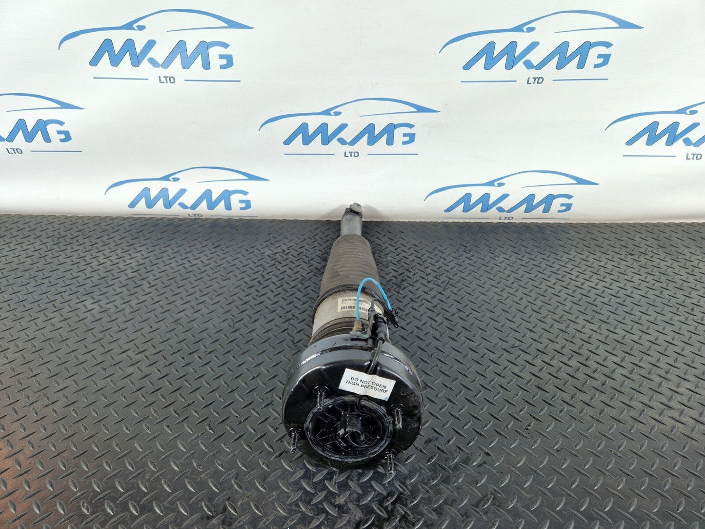 10-17 AUDI A8 4H REAR RIGHT O/S AIR SUSPENSION SHOCK ABSORBER 4H0616002M