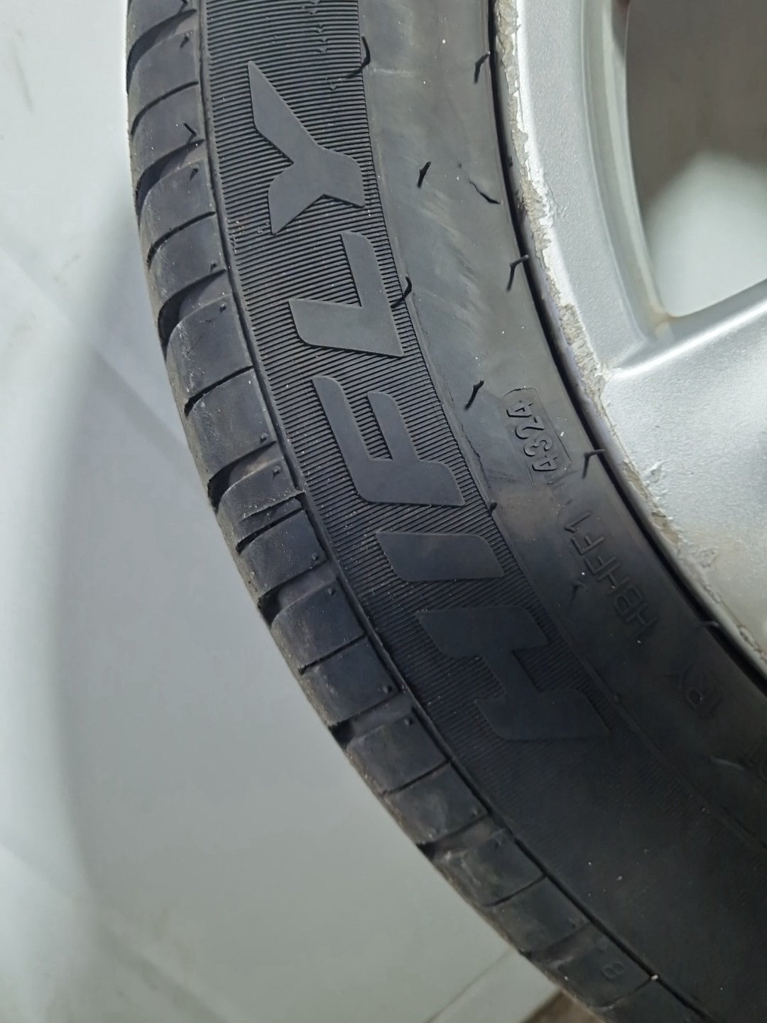 2010 Honda Insight MK2 (ZE2) 16" Alloy Wheel with Tyre 195/55/16 ~7mm