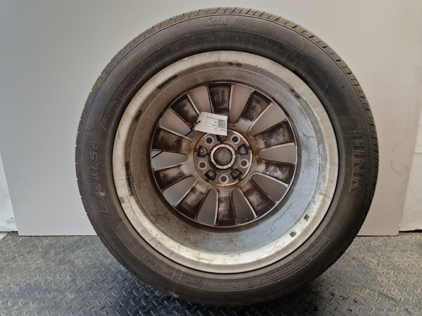 Vauxhall Zafira MK3 (C) (A3470) 17" Alloy Wheel with Tyre 225/50/17 ~6mm
