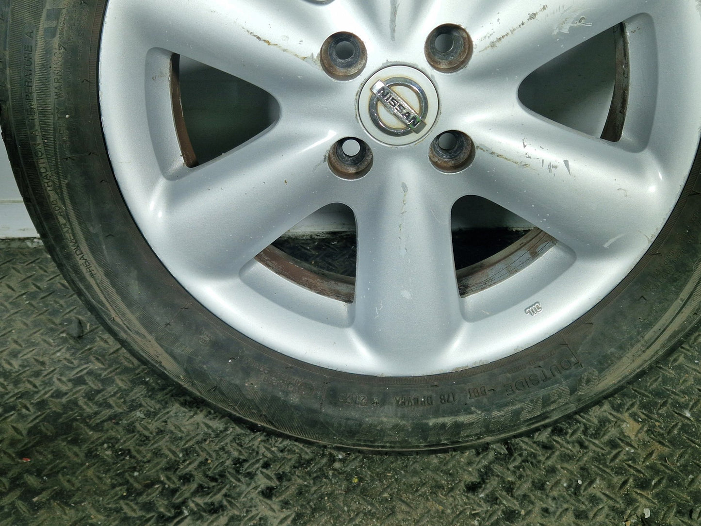 Nissan Note ACENTA MK1 15" Alloy Wheel with Tyre 6mm 175/60/15