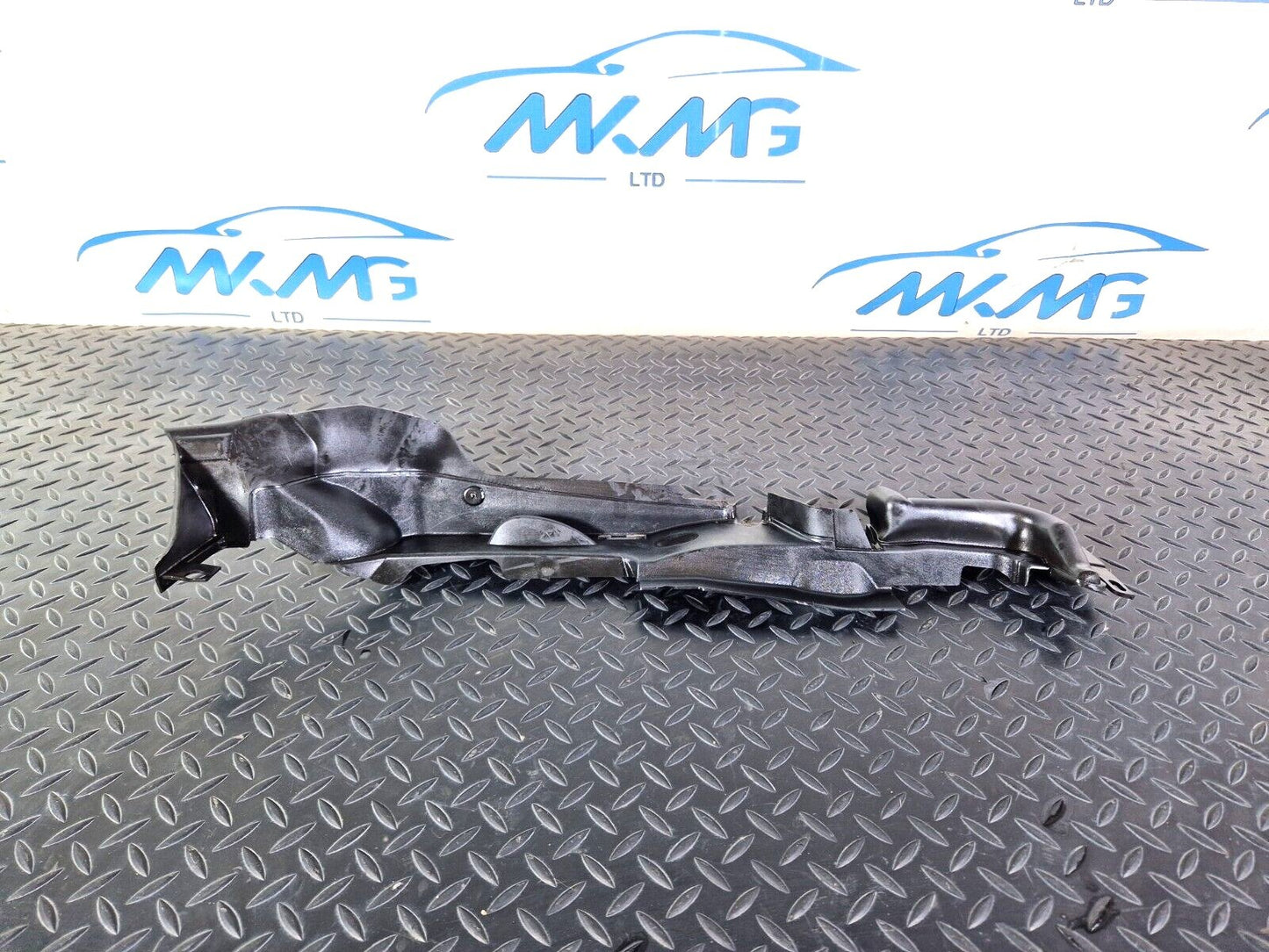 16-19 AUDI A4 B9 S-LINE GENUINE RIGHT DRIVER SIDE WING RUBBER SEAL 8W0821170